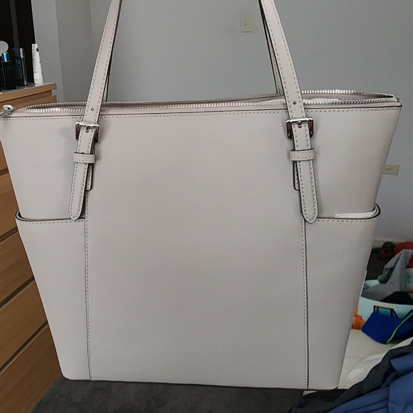 MICHAEL KORS JET SET TOTE IN GRAY - Picture 4 of 12